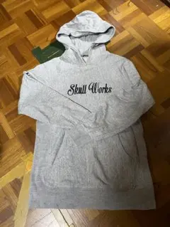 SKULL WORKS × 前川宗春モデル着用 ＳＷロゴプルパーカー