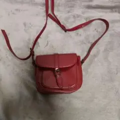 レッド ショルダーバッグ 合成皮革