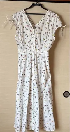 UNIQLO INESDELAfrdESSANGE 花柄ノースリーブワンピース