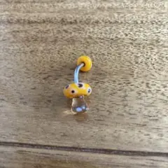 ボディーピアス きのこ 軟骨ピアス オレンジ