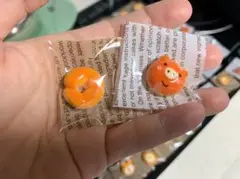 オレンジ 動物キャラクター ピンバッチ