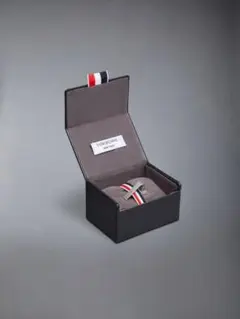 THOM BROWNE ネクタイピン 専用ケース付き 2025年最新】THOM BROWNE ネクタイピンの人気アイテム - メルカリ