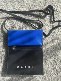 程度良好　使用少　marni　マルニ　サコッシュ　ホワイト＆ブラック MARNI マルニ ストライプミニショルダーバッグ SHMH0106A0 TN296