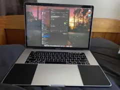 Apple MacBook Pro 2017 16インチ16GB 256GB