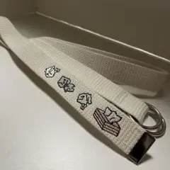 未使用に近い　ホワイトキャンバス刺繍ベルト