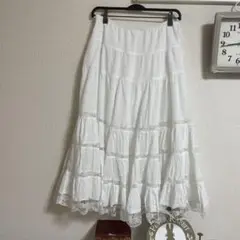 値下げ8月迄‼️アイリス　ホワイト フレアスカート レース
