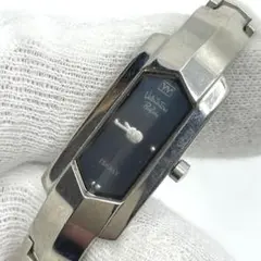動作未確認　Valentino Rudy　クォーツ　黒文字盤　バングルウォッチ