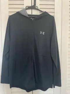 Under Armour 黒 フード付き ジャケット LG