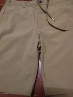 【UNIQLO × Theory 】カーキ ショートパンツ Lサイズ