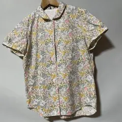 みなとのてんらんかい　袖ギャザー＆丸襟　リバティ柄ブラウス　M