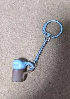 キーホルダー　コップ　ビールジョッキ　陶器　ミニチュア