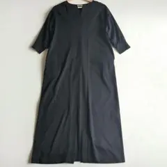 カレンソロジー フロントスリットワンピース 黒 マキシ丈 ボリュームスリーブ F