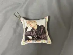 BTS V テヒョン テテ クッション型キーホルダー