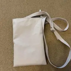 無印良品 撥水ミニサコッシュ ライトベージュ