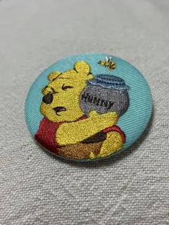 プーさん 刺繍　缶バッジ