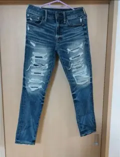 AMERICAN EAGLE　ダメージ加工ブルースキニーデニム