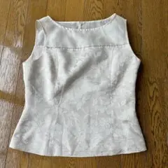 ホワイト フラワー柄 ノースリーブ