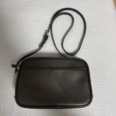 ブラックレザーショルダーバッグ