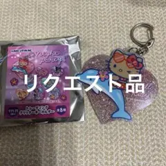 サンリオ　トレーディンググリッターキーホルダー　ナイトパーティ　キティ
