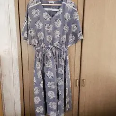 未使用品　レディースワンピース　ネコ柄