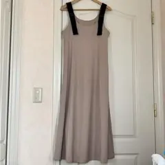 美品☆ベージュ☆キャミワンピース ブラックストラップ☆Mサイズ