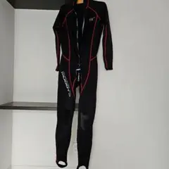 ウェットスーツ フルスーツ 黒 赤アクセント