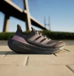 新品adidasアディダス　ウルトラブーストライト　ランニング　23.0