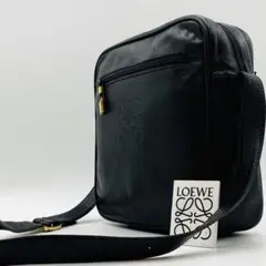 美品✨ロエベ アナグラム ショルダーバッグ ゴールド金具 ラムレザー ロゴ型押し