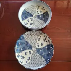 青白い花柄の陶器大皿2セット