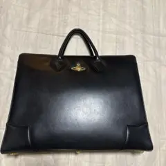 Vivienne Westwood 黒いレザー　プレーンバッグ