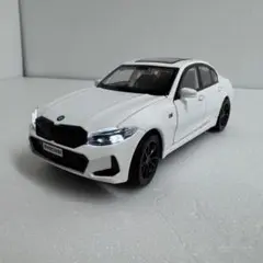 BMW 320i 3シリーズ　ダイキャスト　ミニカー 1/32 ホワイト