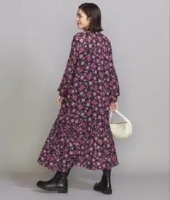 BY ビューティーアンドユース フラワーティアード ワンピース 花柄