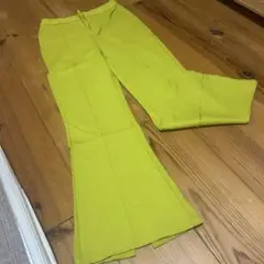 ライムグリーン フレアパンツ ジッパー付き