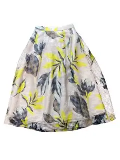 美品　【GRACE CONTINENTAL】メッシュフラワープリントスカート