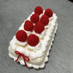最終お値下げ！編み物　ティッシュカバー　ケーキ　いちご