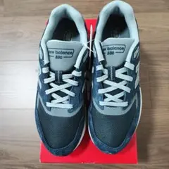 New Balance 880 ネイビー/グレー スニーカー