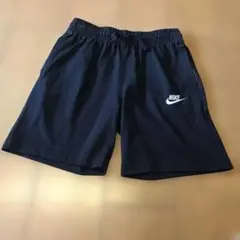 Nike製の黒色半ズボン150 ※色違い(ネイビー)同時出品中