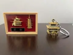 京都の金色ミニチュア置物とキーホルダー
