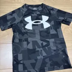 Under Armour ブラック Tシャツ YSM
