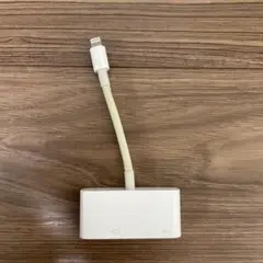 Apple純正　Lightning to VGA アダプタ
