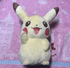 ポケモン　アイラブピカチュウ　ぬいぐるみ　カバンに付けられる
