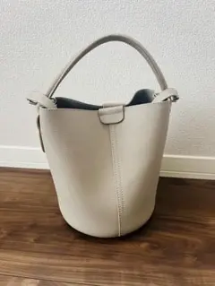 ベージュ バケツ型バッグ　ユナイテッドアローズ