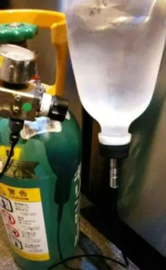 おてがるペットボトル炭酸メーカー 業務用/家庭用 バー飲食店経費劇的削減グッズ