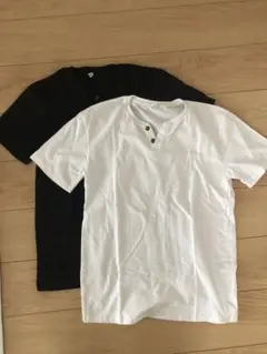 vネック　tシャツ　2枚セット　白　黒