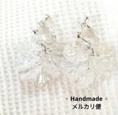 639.お花イヤリング✾匿名配送✾オーロラ花弁フラワーキラキラゆらゆら揺れる