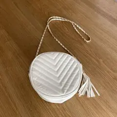 円形ホワイトショルダーバッグ