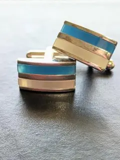 青とシルバーのさりげないお洒落なカフス