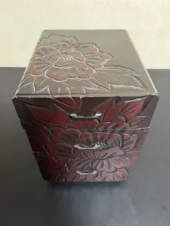 鎌倉彫　からくり箪笥　11箇所 鎌倉彫からくり箪笥11箇所