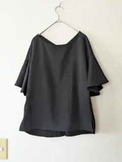 PLSTプラステ黒フレアスリーブ 半袖