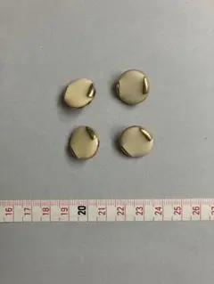 ボタン4個　アイボリー×ゴールド